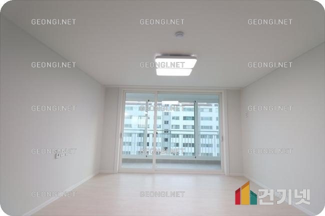 수원 타운힐스 아파트 인테리어: 현대적 디자인으로 공간 활용 극대화