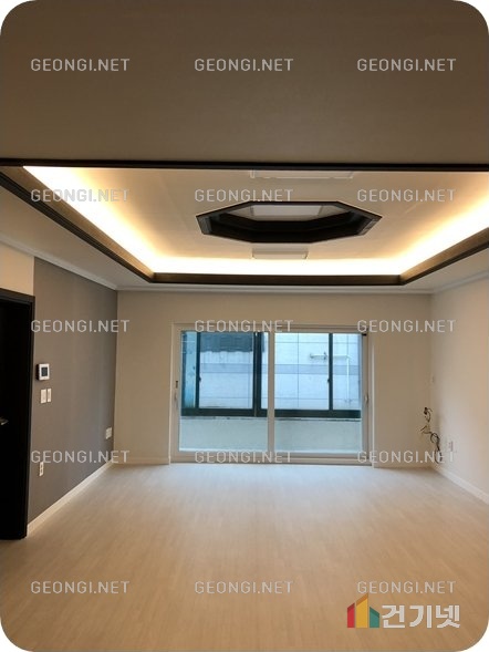 작은 아파트를 넓어 보이게 하는 인테리어 방법과 팁