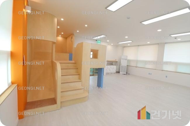 주방 인테리어에서 인기 있는 자재 종류와 선택 가이드