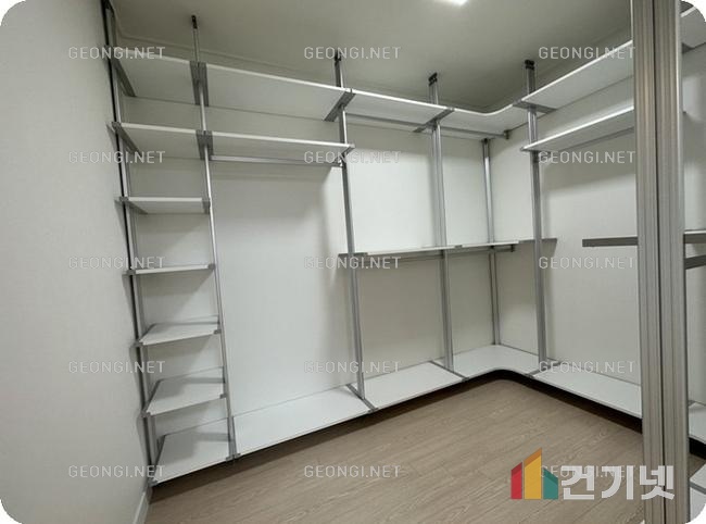 거실을 꾸미는 인기 있는 페인트 색상 추천 및 트렌드