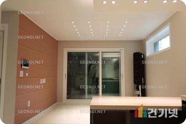 아늑한 거실 공간을 만드는 소파 배치 방법: 전문가의 팁