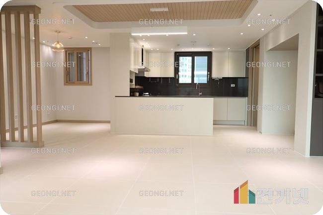 성인 방에 어울리는 모던 인테리어 스타일로 공간을 새롭게!