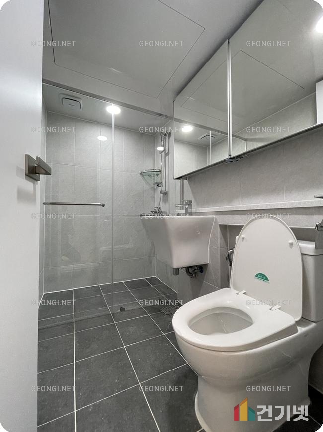 덕양 화장실 리모델링, 전문가의 손길로 완벽 변화!