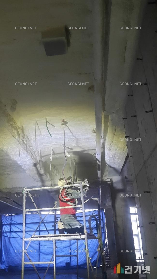 우레탄폼으로 노후 주택 단열: 결로 방지와 에너지 효율 극대화