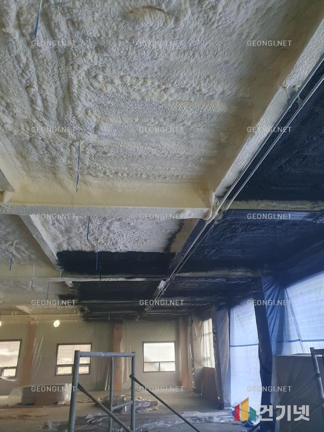 강북구 컨테이너하우스 우레탄폼 단열공사로 에너지 효율을 높이세요!