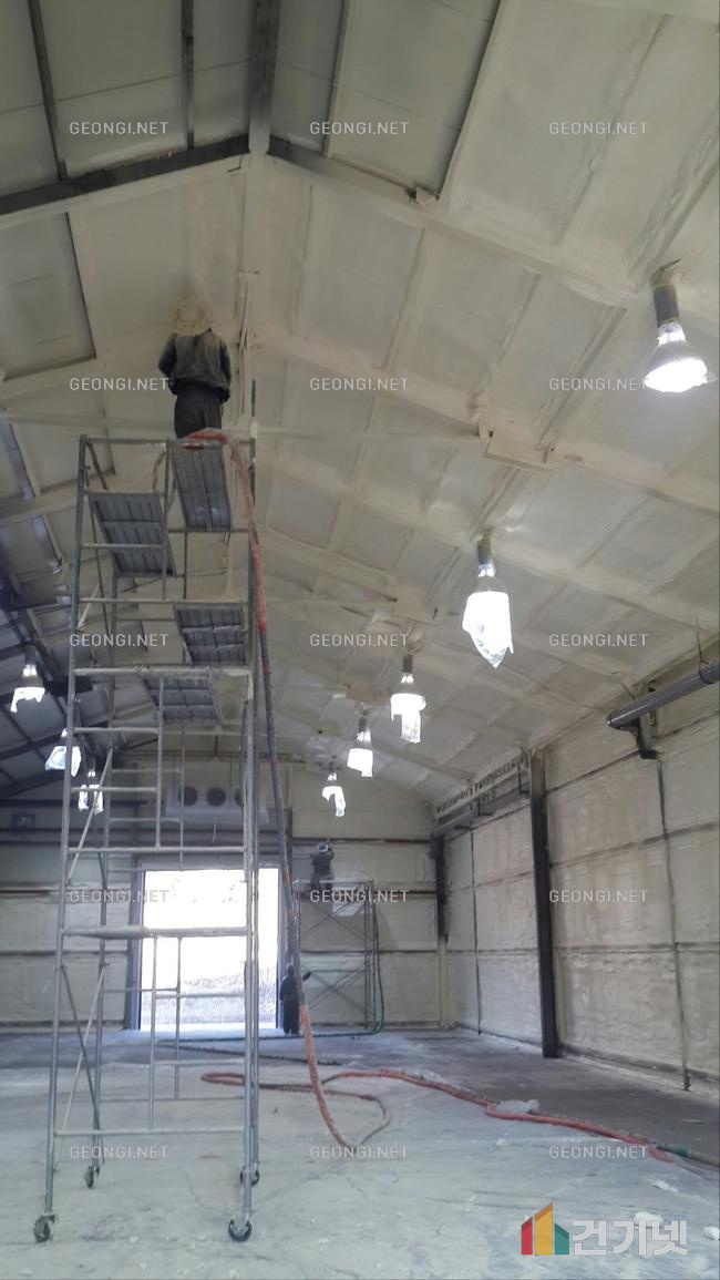 해운대구 조립식주택의 결로 문제 해결! 우레탄폼 단열공사로 에너지 효율 극대화