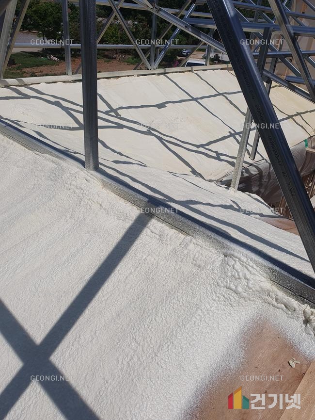 세종시 실내체육관 우레탄폼 단열공사, 결로 문제 해결과 에너지 효율 극대화