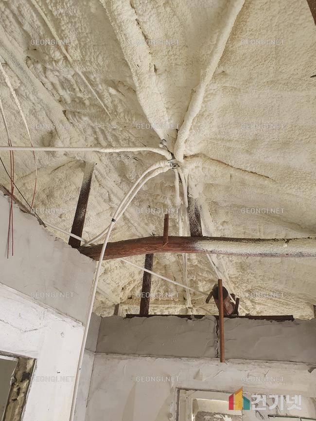 중랑구 타운하우스 우레탄폼 단열공사로 결로와 에너지효율 UP!