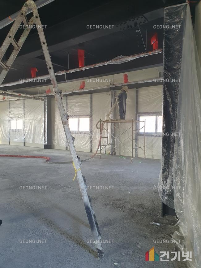 양천구 물류창고 단열공사, 우레탄폼으로 결로 방지 및 에너지 효율 극대화