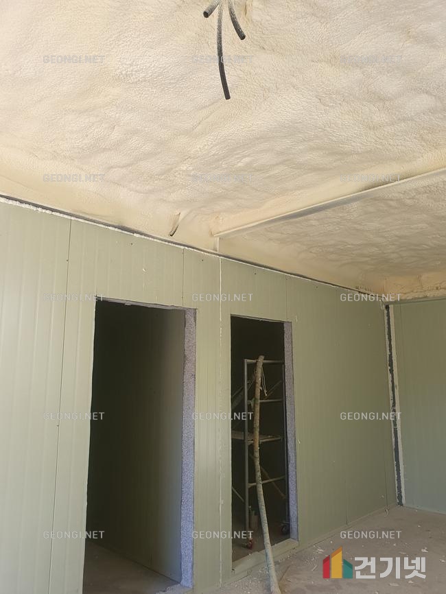 진주 조립식 주택을 위한 난연 우레탄폼 단열공사로 에너지 효율 극대화하기