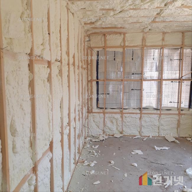 진주시 축사 단열공사, 우레탄폼으로 에너지효율 극대화!