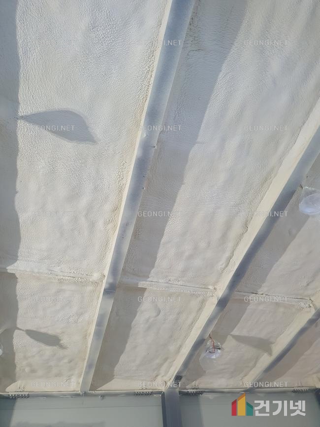 천안시 조립식주택 우레탄폼 단열공사로 에너지 효율 극대화!