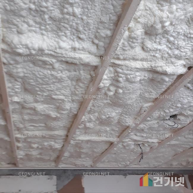 영도구 카페 우레탄폼 단열공사로 결로 문제 해결 및 에너지 효율 극대화