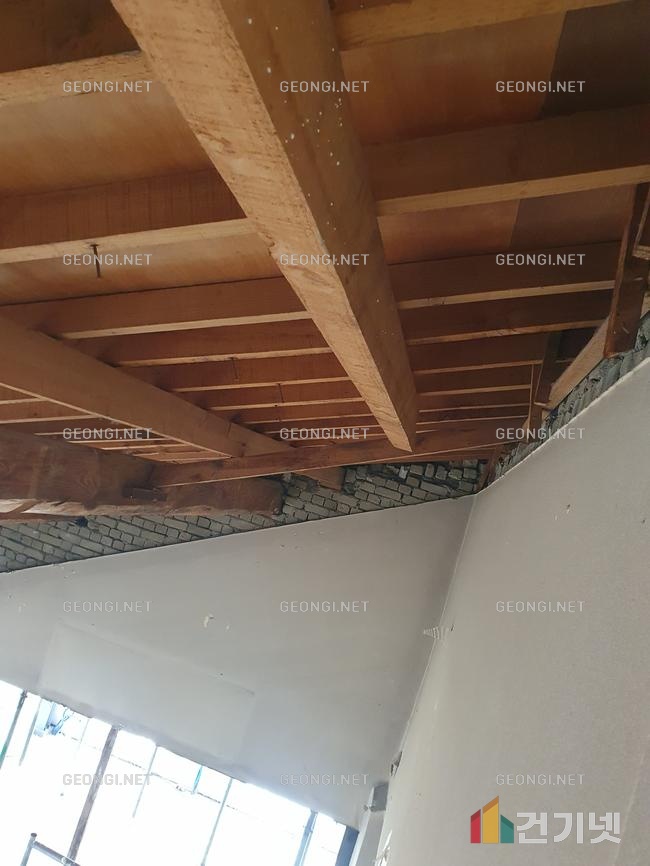 인천공장 우레탄폼 단열공사로 에너지 효율 극대화 및 결로 문제 해결