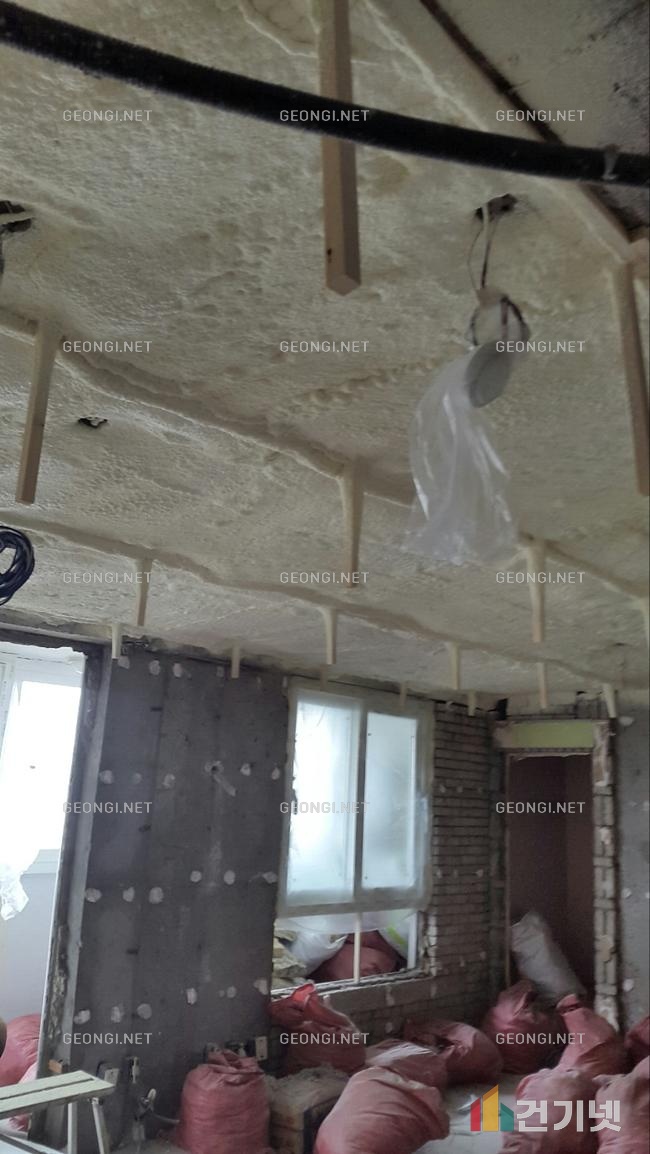 유성구 상가의 연질 우레탄폼 단열공사로 에너지 효율 극대화하기