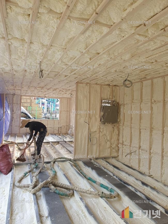 청송군 대형마트 우레탄폼 단열공사로 에너지 효율 극대화!