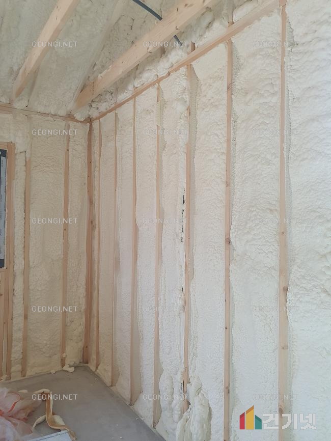 성북구 지하실 단열, 우레탄폼으로 결로와 에너지 효율 문제 해결