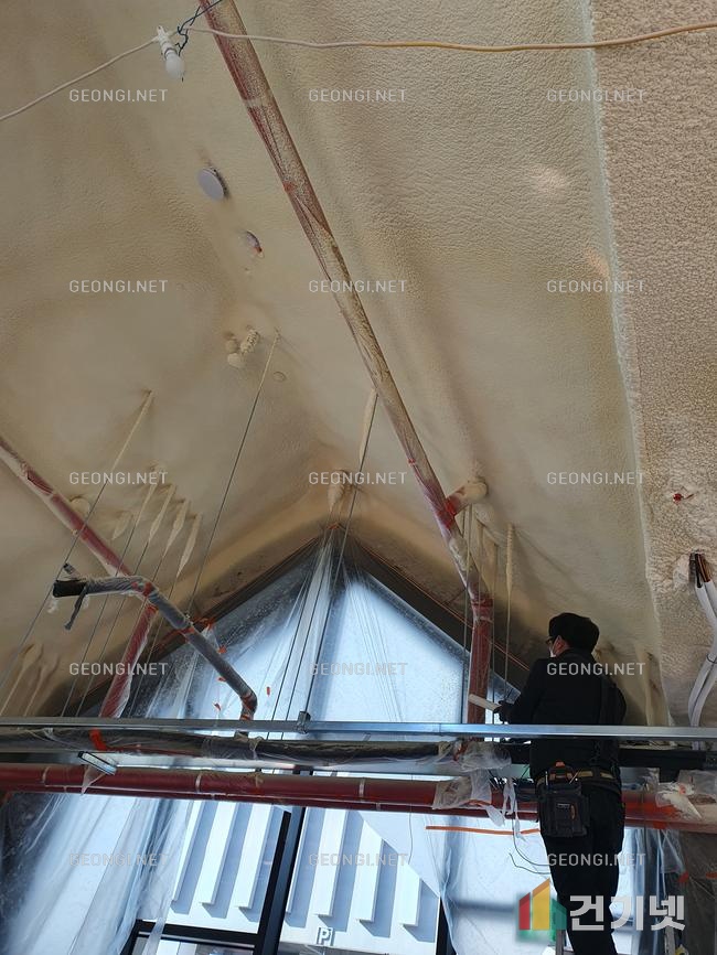 태백시 냉동창고 연질우레탄폼 단열공사로 결로 문제 해결하기