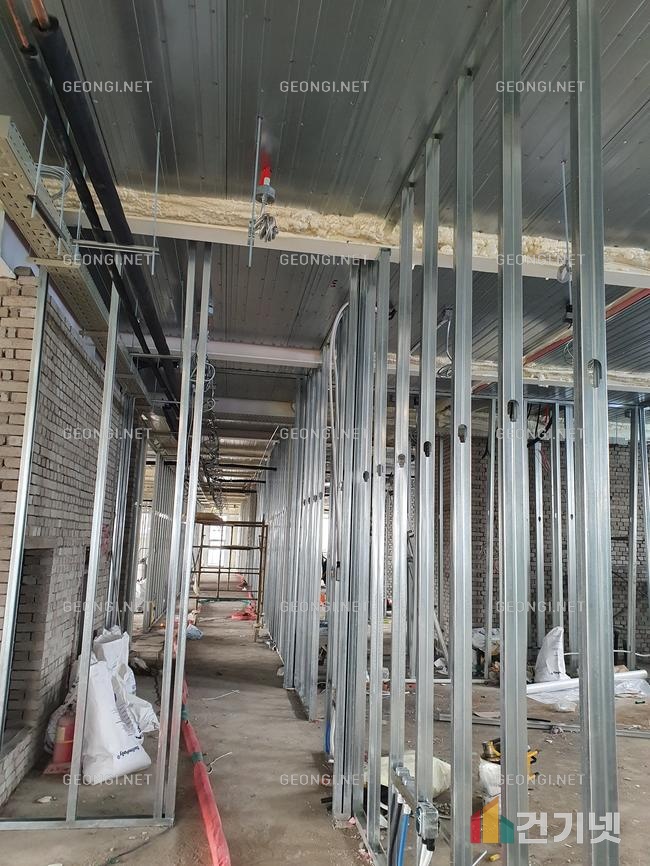 광양시 드라이비트보다 우수한 연질 우레탄폼 단열공사로 에너지 효율 극대화