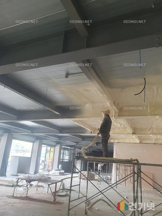 강북구 벽 단열공사, 우레탄폼으로 결로 및 에너지 효율 문제 해결