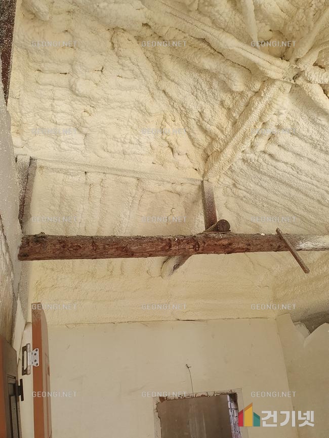 유성구 단독주택 단열공사, 우레탄폼으로 결로 해결하고 에너지효율 높이기