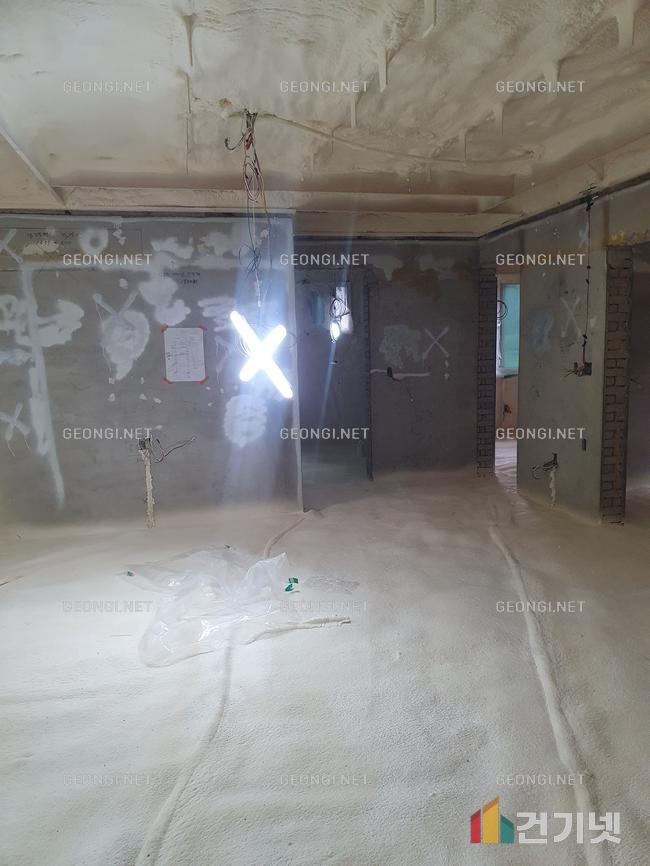 거제시 실내체육관 우레탄폼 단열공사로 에너지효율 극대화!