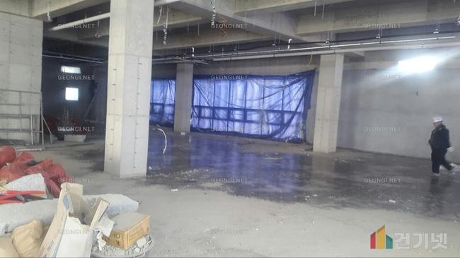 진천군 돈사 연질 우레탄폼 단열, 건기넷의 전문 시공으로 에너지 비용 절감!
