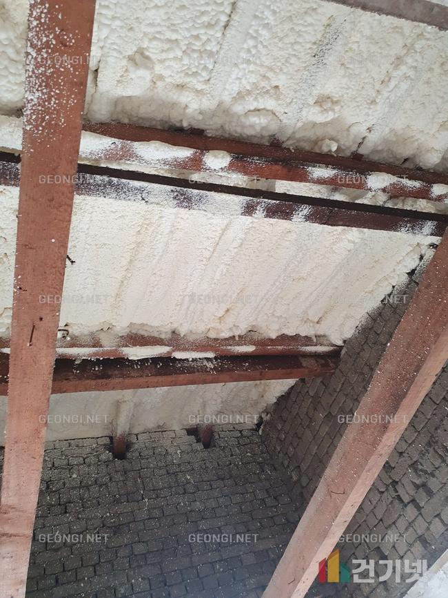 거제시 스포츠센터, 경질 우레탄폼으로 에너지 효율 개선하기