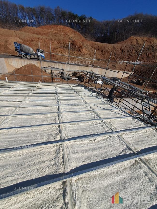 인천 노후 주택의 에너지 효율을 높이는 우레탄폼 단열공사