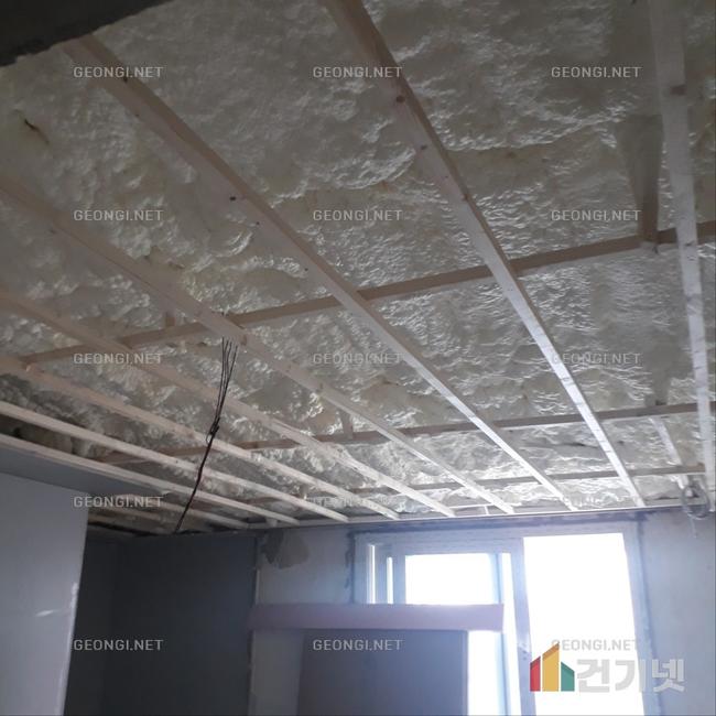 구로구 구조립식 주택의 에너지 효율 극대화, 경질 우레탄폼 시공 전문