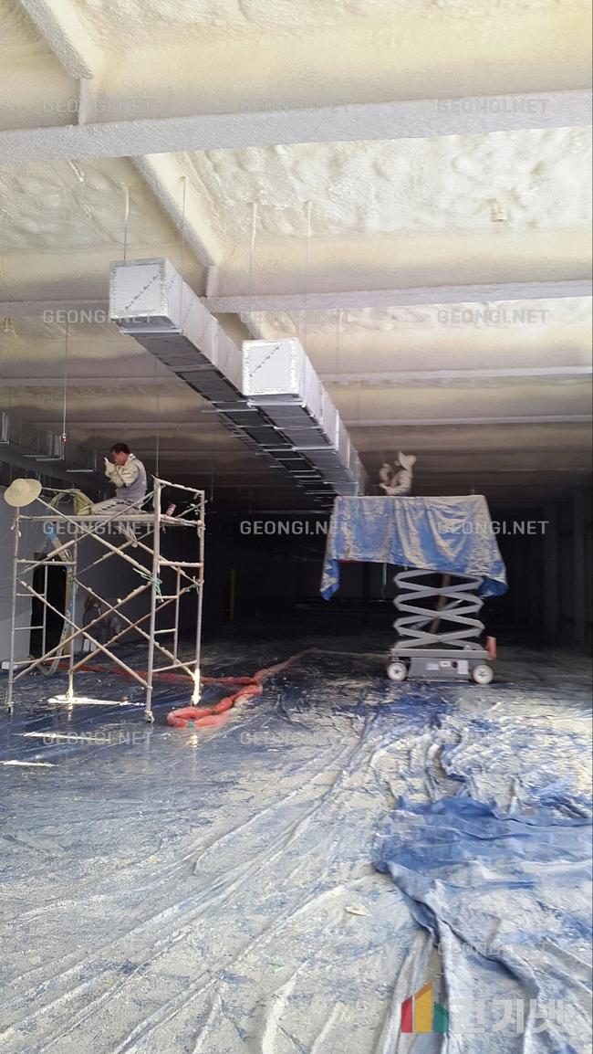 옹진군 지붕 단열, 수성연질폼 시공으로 에너지 절감과 결로 방지!